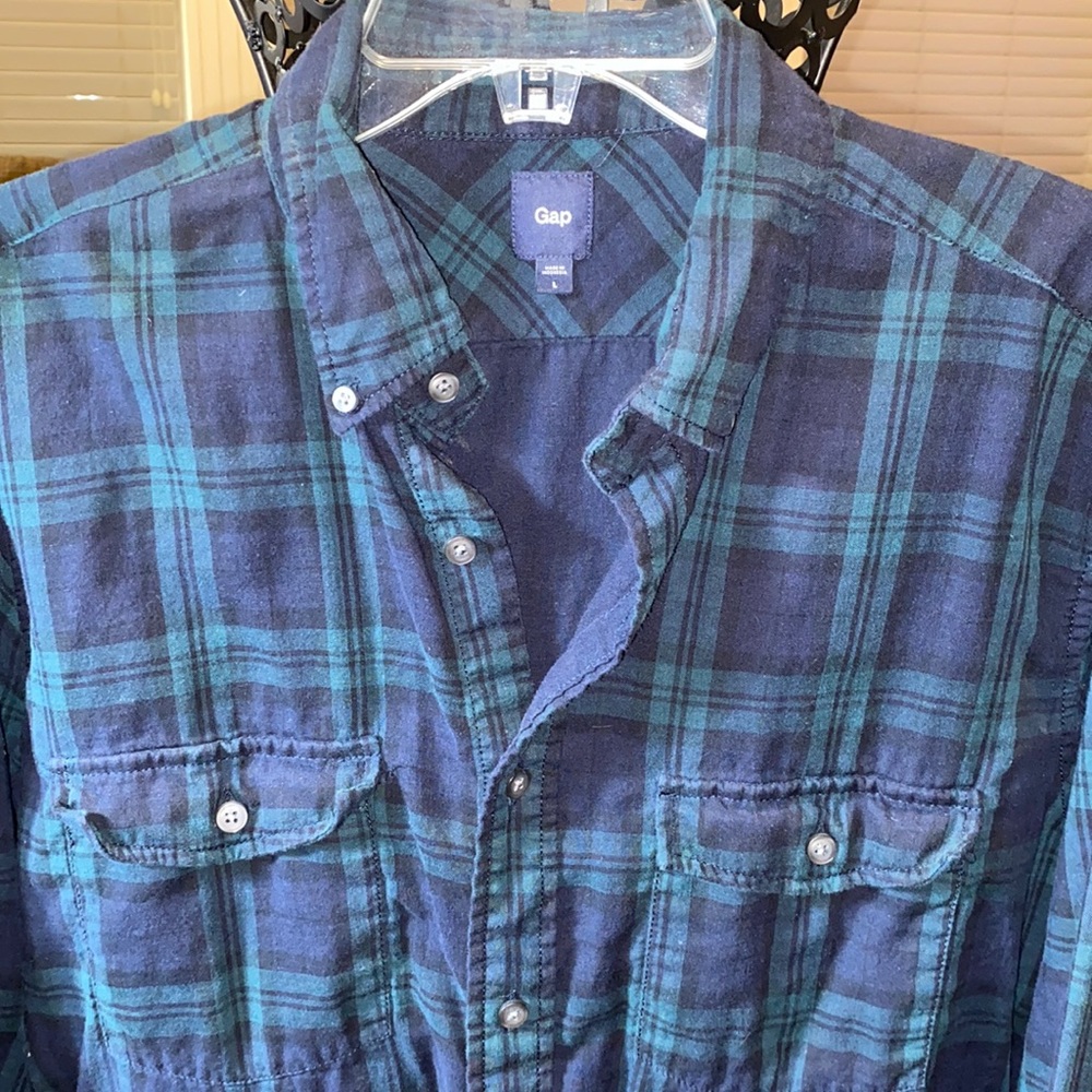 Gap men’s watch plaid button down shirt Large
